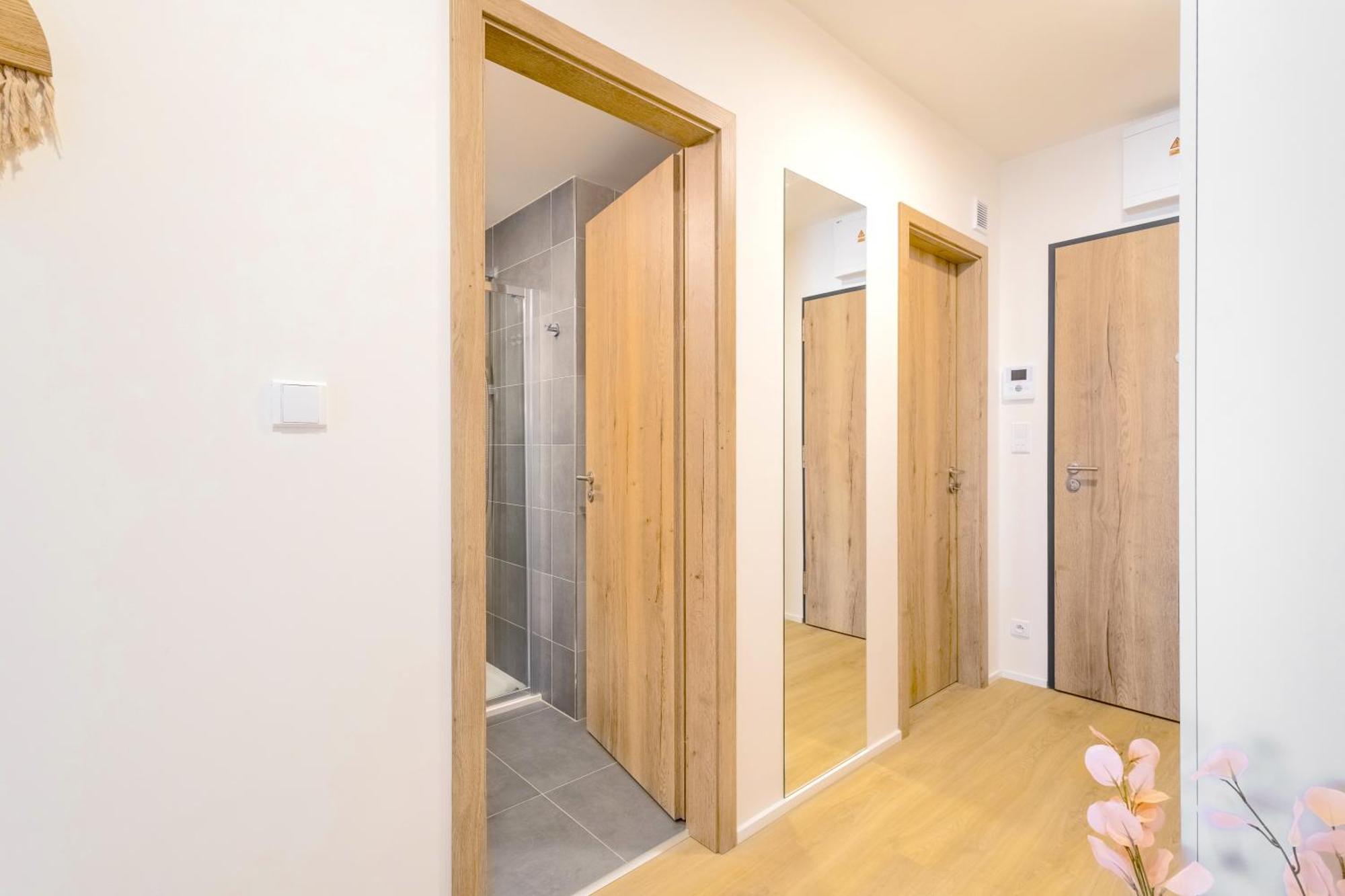 Design Apartment - Balcony, Free Parking, Yoga, 10 Mins To Center, By Gravity Praga Zewnętrze zdjęcie